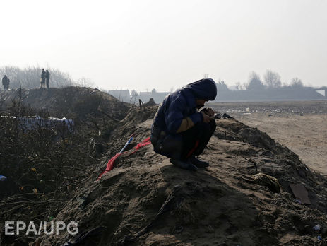 Во Франции нелегальный мигрант съел паспорт, чтобы избежать депортации