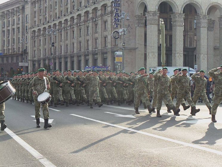 Волонтер Касьянов: Я знаю, за парад выступают многие военные, но еще больше тех, кто против