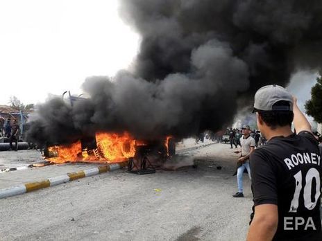 В Ираке протестующие подожгли консульство Ирана