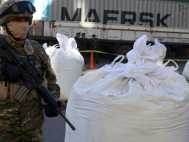 Британские пограничники задержали судно с тонной кокаина
