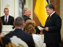 Порошенко наградил орденом Свободы сенаторов США Маккейна и Лугара, а также экс-премьера Канады Харпера