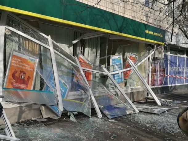 ﻿Правоохоронці затримали підозрюваних у підриві та пограбуванні банкомату в Києві – Пишний