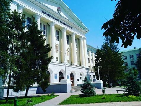 Ректор университета в Ростове запретил хиджаб и лезгинку