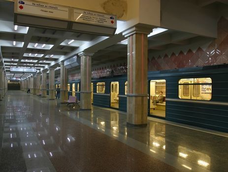 Харьковчанку, прыгнувшую с детьми под поезд метро, направят на принудительное лечение