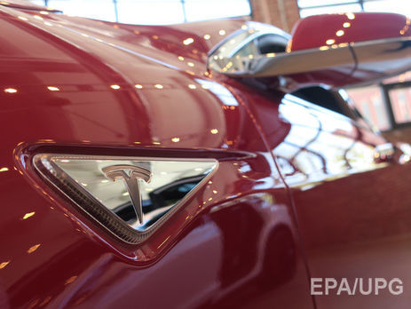 Tesla анонсировала новые модификации электрокаров