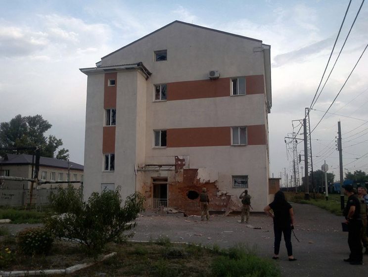 Пресс-центр АТО: Боевики обстреляли Авдеевку, движение поездов остановлено
