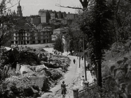 Киевлянка Хорошунова в дневнике 1942 года: Говорят о прибавке хлеба, но он такой ужасный, что это мало радует