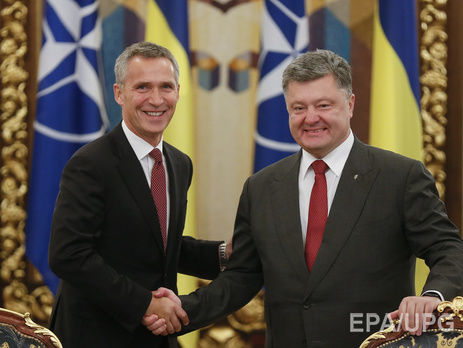 Столтенберг поздравил Порошенко с Днем Независимости Украины