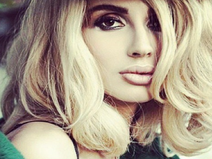 Loboda спела в пустыне