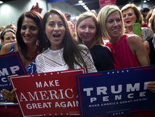 Разрыв между Клинтон и Трампом растет