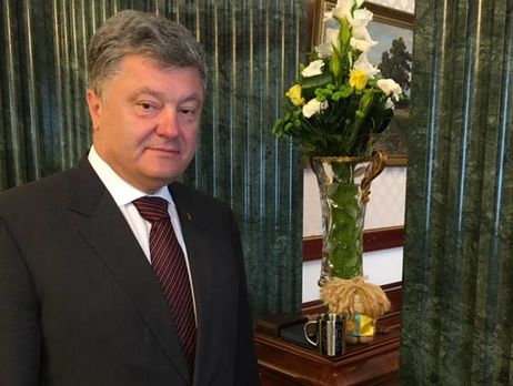 Бирюков: Кружка 2-й когорты 41-й отдельной конно-пехотной центурии заняла почетное место в кабинете Порошенко