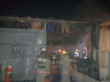 В Киеве произошел пожар на Демеевском рынке