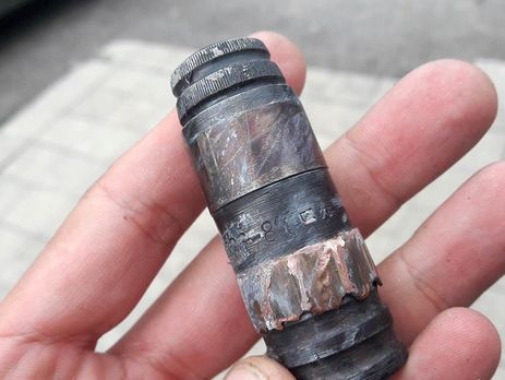 Штаб АТО показал последствия обстрелов боевиками Марьинки в День Независимости. Фоторепортаж