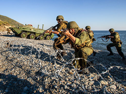 Россия высадила десант в Крыму в рамках внезапной проверки войск