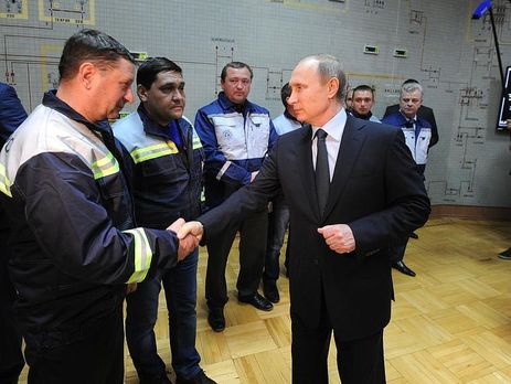 Декабрь 2015 года, Путин поздравляет "строителей" энергомоста