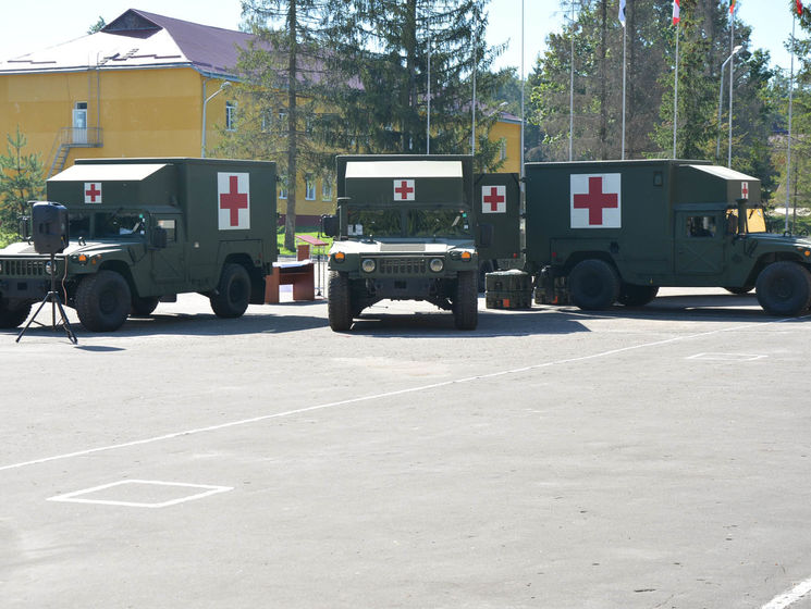 ВСУ получили первые автомобили медицинской эвакуации от вооруженных сил США