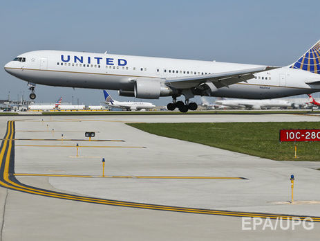 Двух американских летчиков сняли с пассажирского рейса, заподозрив в пьянстве