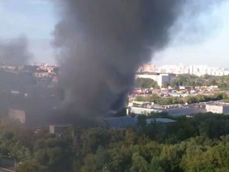 В Кыргызстане объявили траур по погибшим при пожаре на московском складе и в ДТП