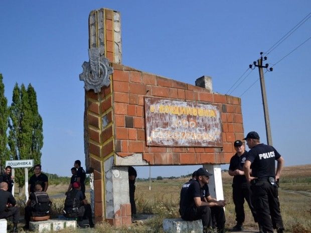 Покинувшие село в Одесской области ромы отказались возвращаться за своими вещами