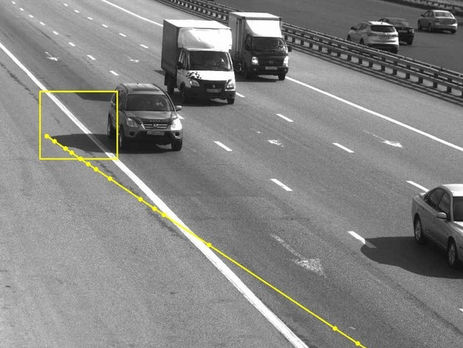 В Москве водителя оштрафовали из-за того, что тень его автомобиля пересекла сплошную