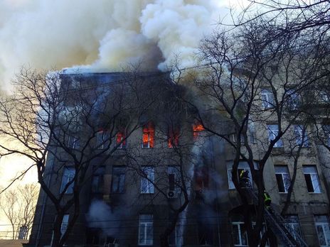 ﻿В Одесі під час пожежі постраждала 21 людина. Відео