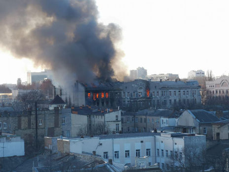 ﻿Пожежа в одеському коледжі, заяви Токаєва про Крим, вислання російських дипломатів із Німеччини. Головне за день