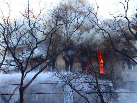 Названо ймовірну причину пожежі в центрі Одеси