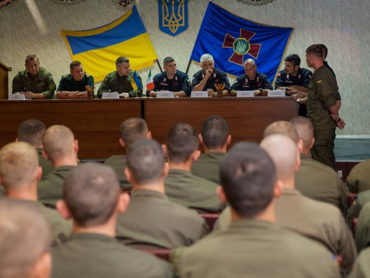 Итальянские карабинеры начали курс подготовки бойцов Нацгвардии Украины