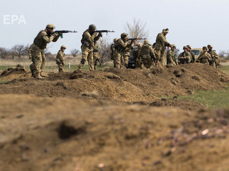 Почти 29% украинцев считают, что целью борьбы сепаратистов на Донбассе является заработок денег – опрос