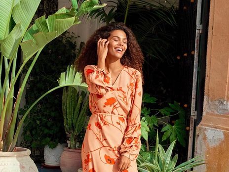 Кунаки показала архивные фото младшего брата