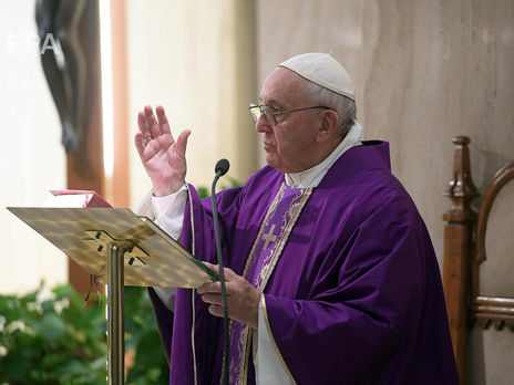 Папа римский заявил, что молится за Украину накануне нормандской встречи