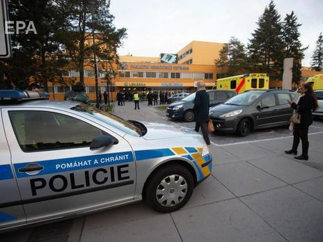 ﻿У Чехії сталася стрілянина у клініці, загинуло шестеро осіб. Фоторепортаж
