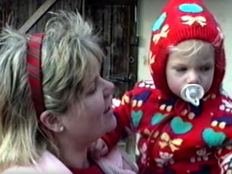 ﻿Christmas Tree Farm. Тейлор Свіфт випустила різдвяний кліп з архівними кадрами. Відео