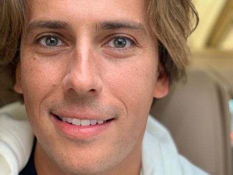 Галкин показал, как его после гастролей встречают дети и жена