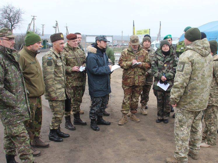 ﻿Іноземні військові дипломати відвідали українських військових на Приазов'ї