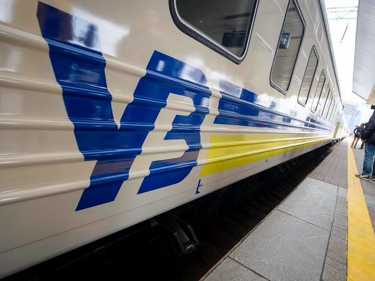 ﻿"Укрзалізниця" призначила 26 додаткових поїздів на зимові свята