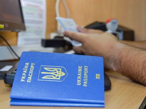 ﻿В Україні планують запровадити швидке оформлення паспорта від одного до трьох днів – Соколюк
