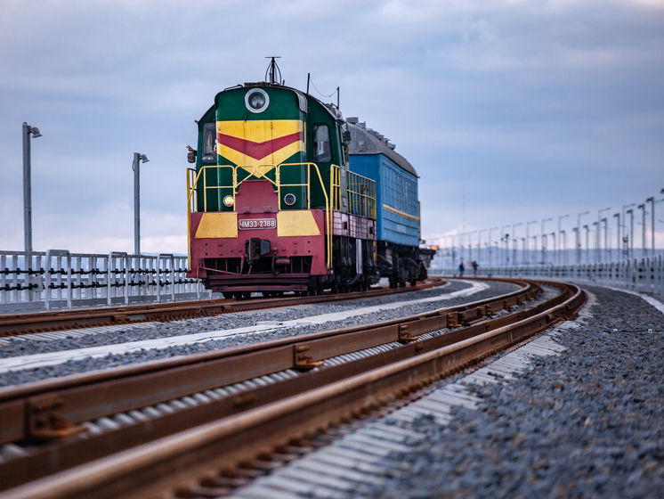 В РФ заявили о завершении строительства железной дороги через Керченский пролив