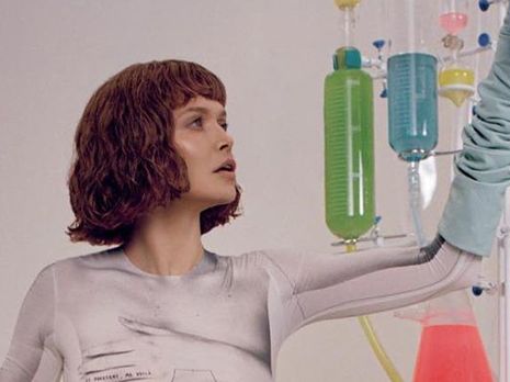 ﻿Брежнєва опублікувала бекстейдж-відео зйомки для Flacon Magazine