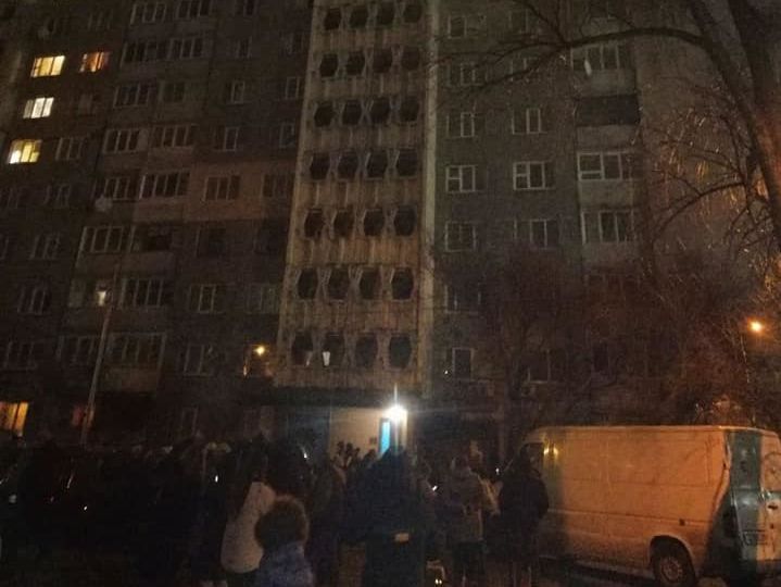 ﻿У Києві горіла багатоповерхівка. Двоє людей загинуло