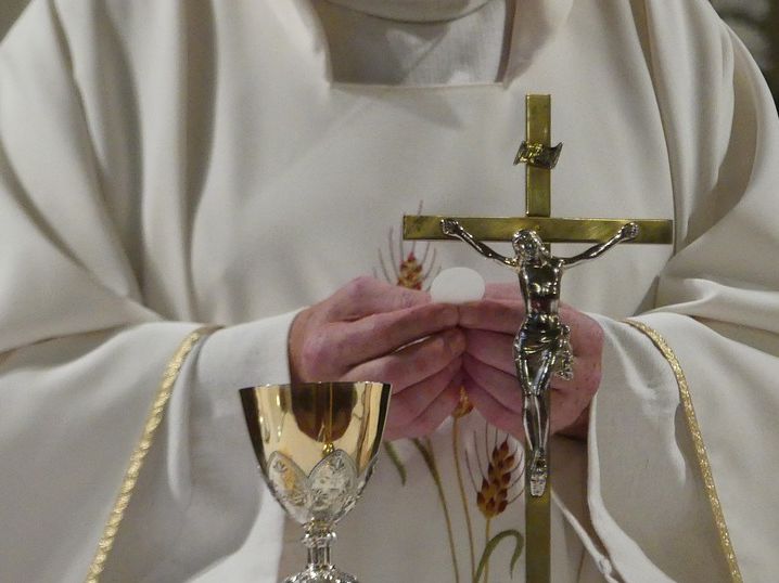 ﻿Католицький орден зізнався в розбещенні дітей