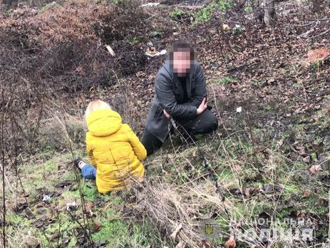 В Харькове при попытке разоружить злоумышленника полицейский получил ножевые ранения