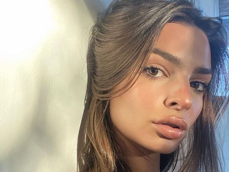 Ратаковски примерила образ героини полотна Вермеера