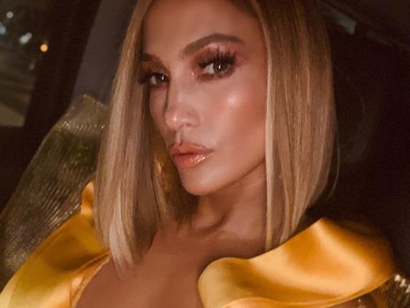 50-летняя Лопес показала пятую точку в лосинах