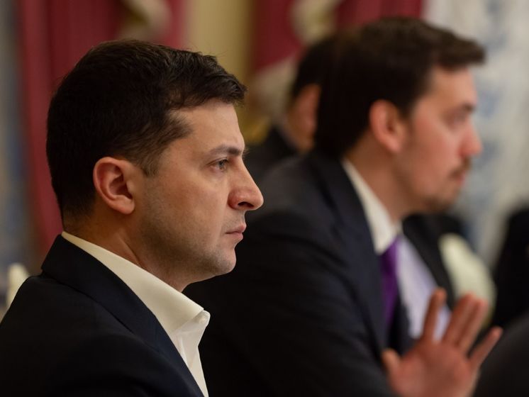 Зеленский подписал указы об увольнении глав Закарпатской и Львовской ОГА