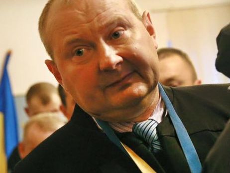 Суд арестовал квартиру и автомобиль Чауса