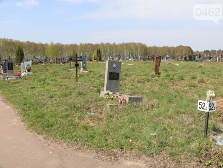 В Черниговской области мать оставила новорожденного ребенка на кладбище