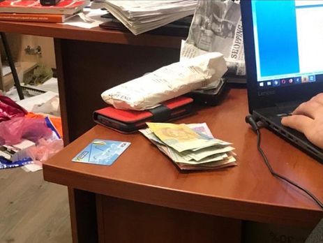 Обыски в горсовете Николаева произошли из-за получения взятки чиновницей – Нацполиция