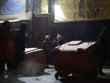 Возле Лукьяновского СИЗО собрались протестующие против освобождения экс-беркутовцев. Фоторепортаж