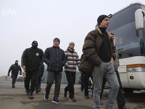 На Донбассе проходит обмен удерживаемыми лицами. Фоторепортаж